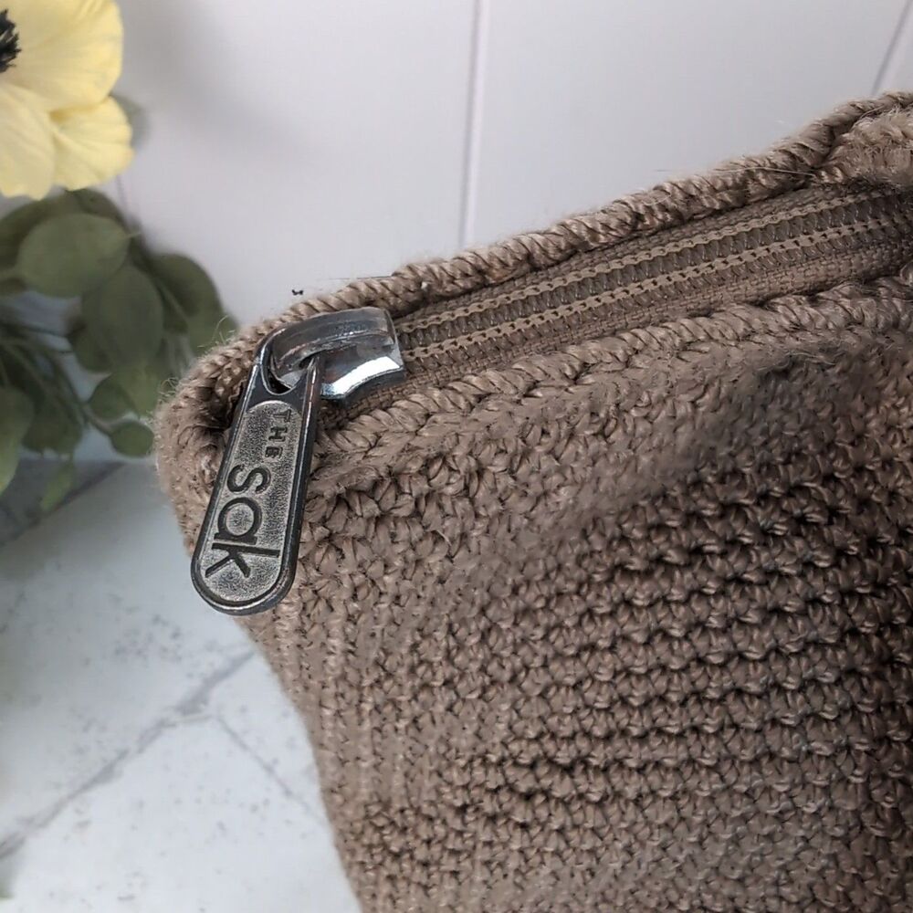 The SAK Lumi Hand Crochet Boho Shoulder Bucket Handbag Purse Tote Taupe Brown - Picture 4 of 11